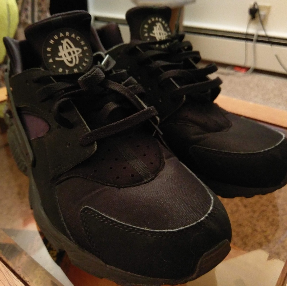 MEN'S SIZE 12 Nike Huarache, Black